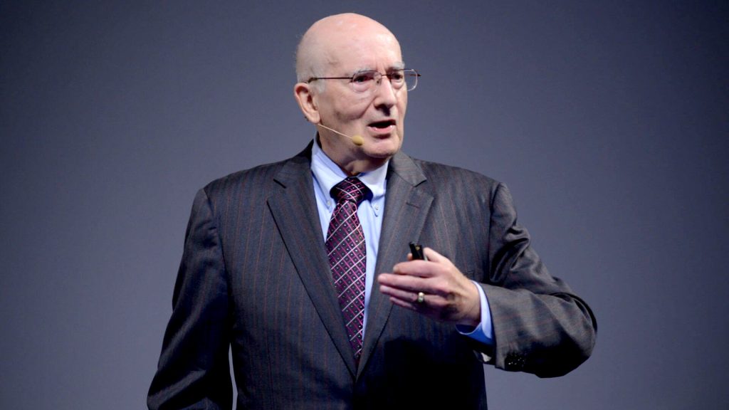 فیلیپ کاتلر کیست | بهترین کتاب‌ها، زندگینامه و جملات Philip Kotler | کیو سی  بی