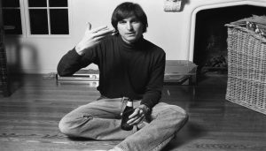استیو جابز کیست | بررسی سبک مدیریتی + زندگینامه و نظرات Steve Jobs